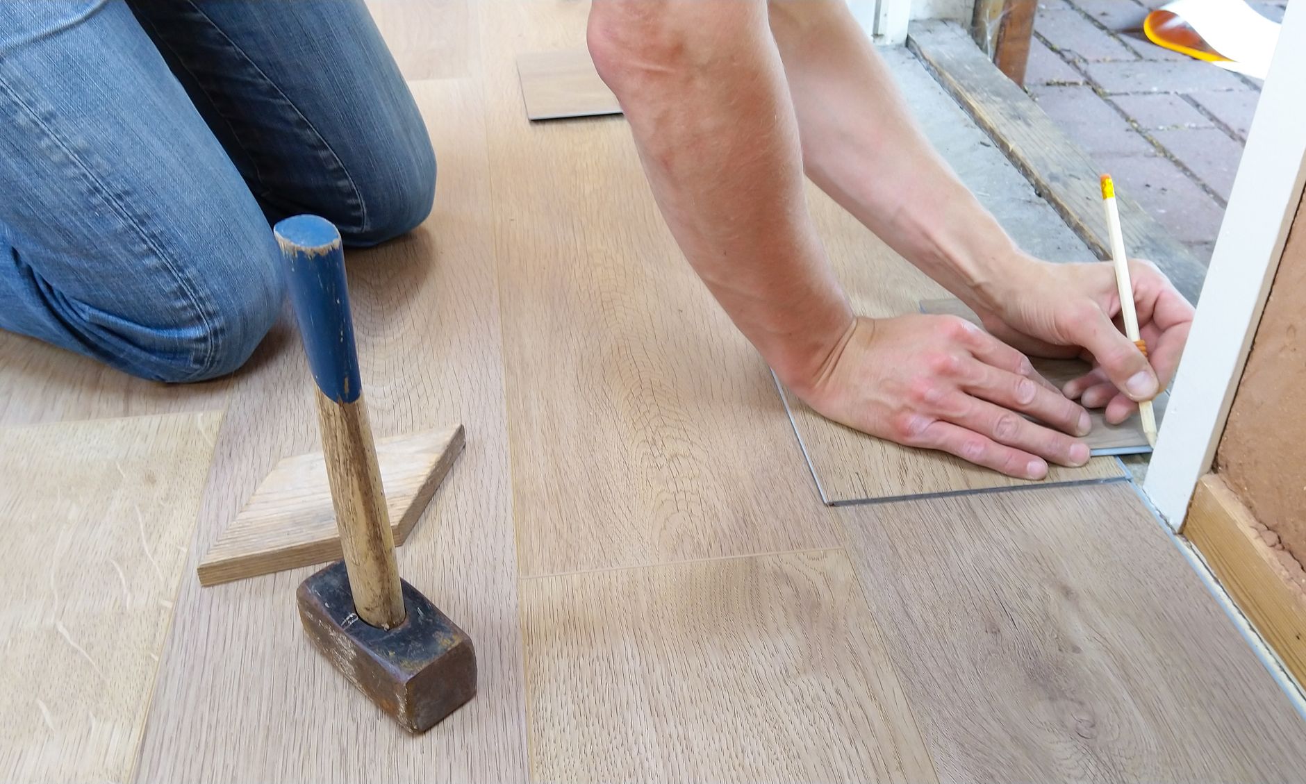 Sunt potrivite pardoselile PVC pentru spatii cu trafic intens?