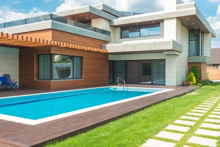 Ce diferente sunt intre o piscina ingropata si o piscina supraterana?